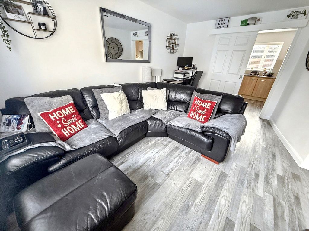 Property photo 3 of 17