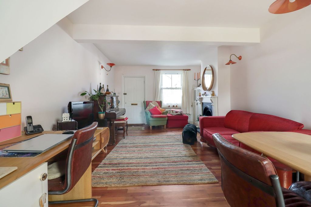 Property photo 3 of 15