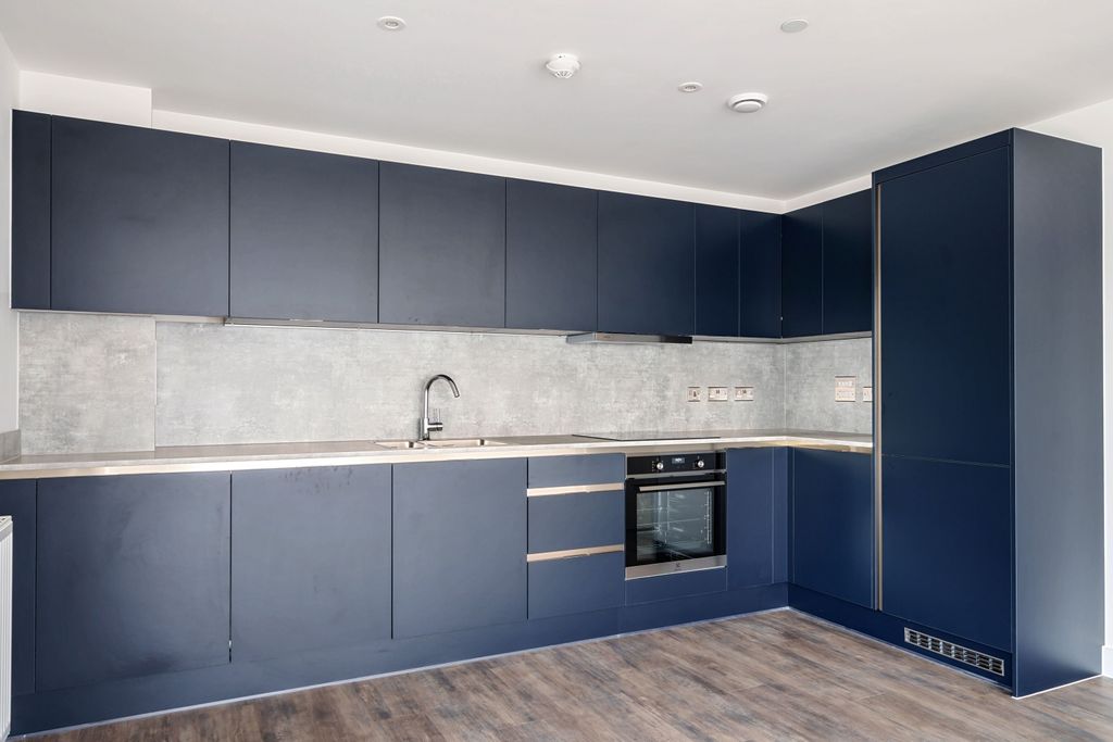 Property photo 2 of 18 Kitchen