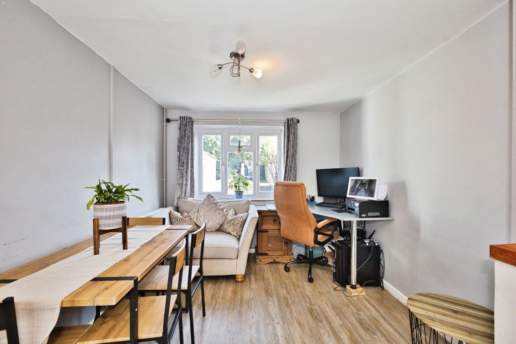Property photo 3 of 13 Pbox-Img.Jpg