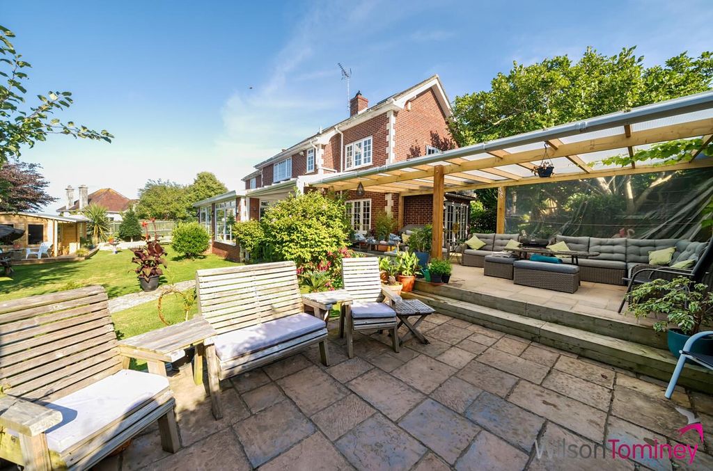 Property photo 3 of 26 6851E7d6-0687-42c0-93A2-E4E6d3c0E915.Jpg