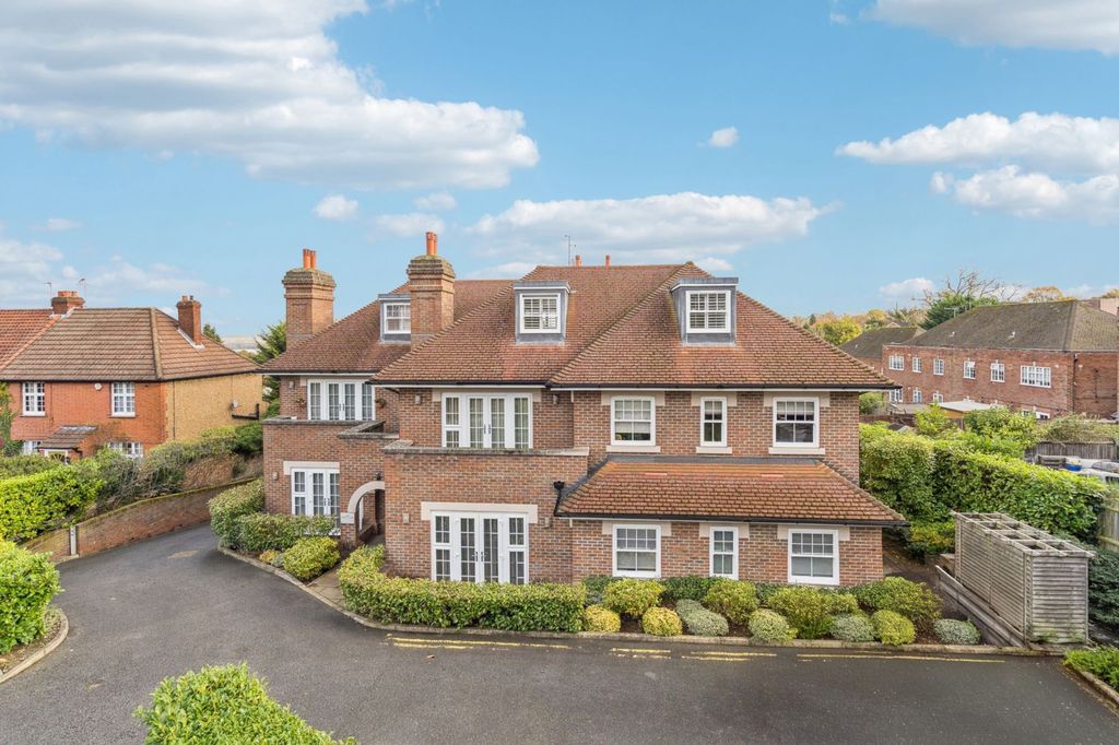 Property photo 1 of 12