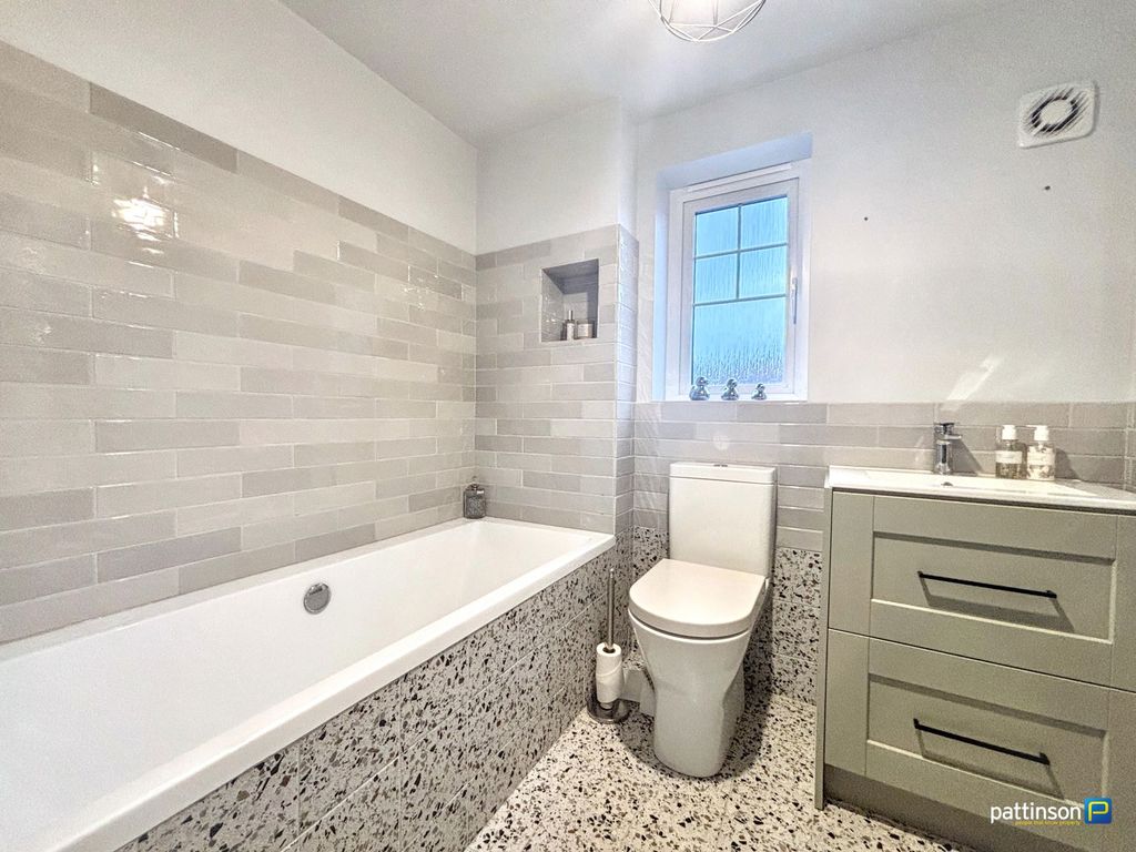 Property photo 3 of 21