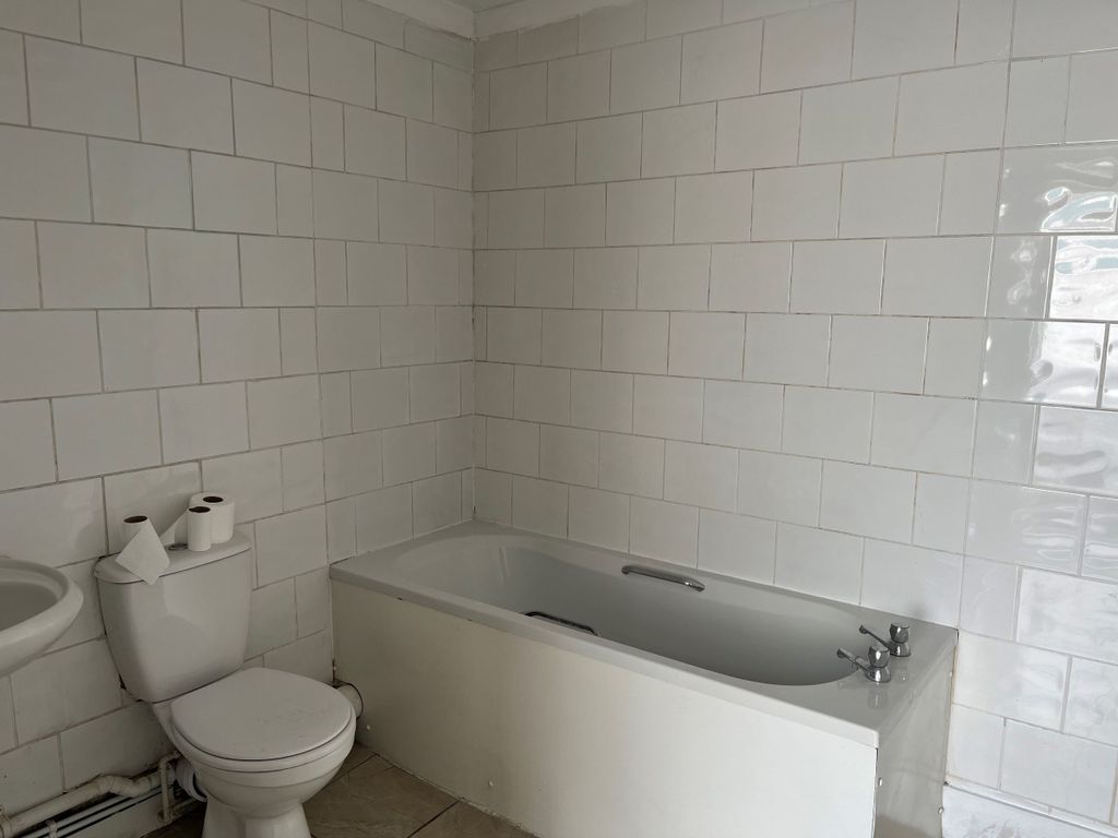 Property photo 3 of 4