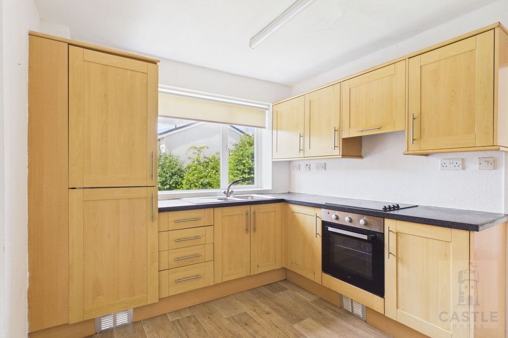 Property photo 3 of 20 Kitchen