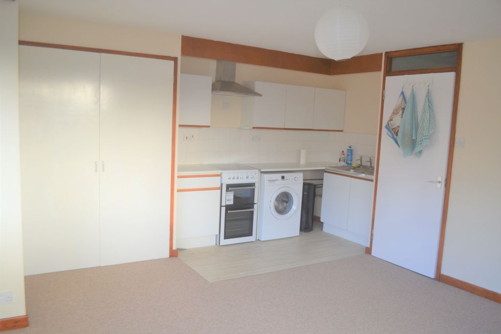 Property photo 3 of 5 Kitchen
