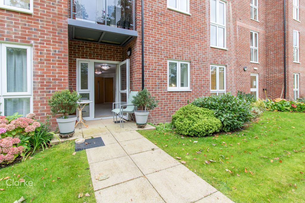 Property photo 2 of 22