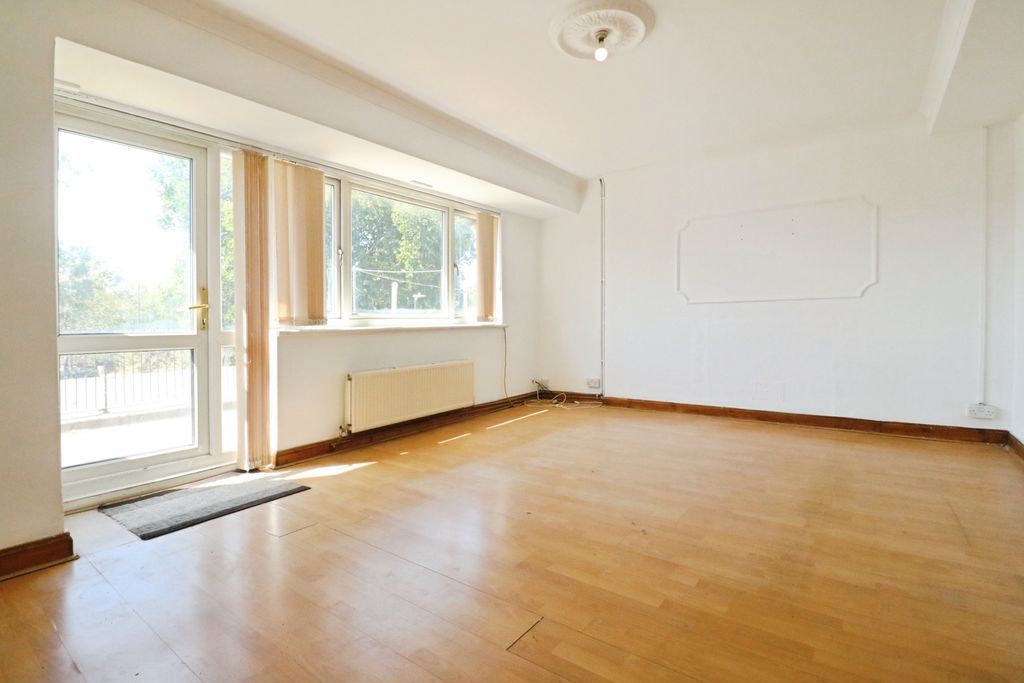 Property photo 3 of 17 Photo 10