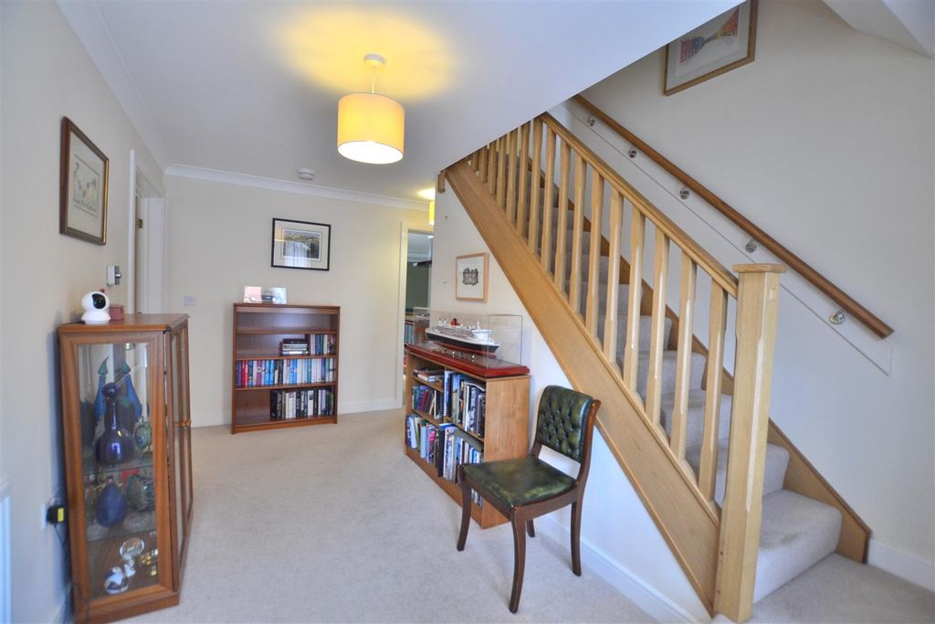 Property photo 3 of 35 Entrance Hall 1.Jpg