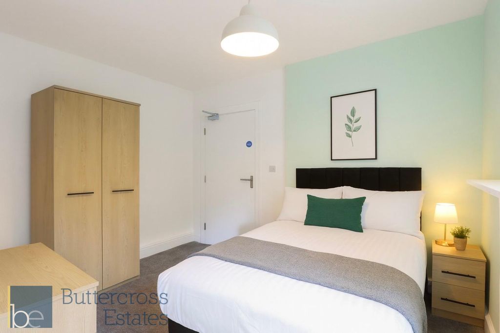 Property photo 1 of 6 Bedroom 3