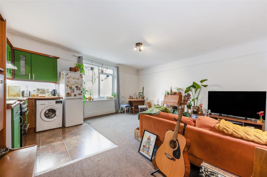 Property photo 2 of 23 Main Reception.Jpg