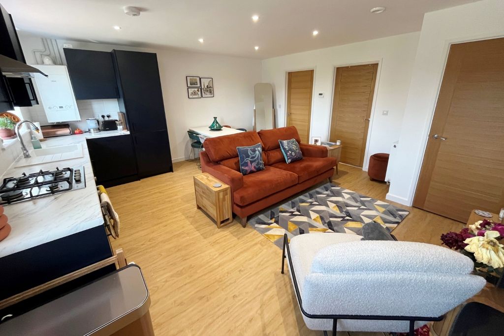 Property photo 3 of 7 4837518
