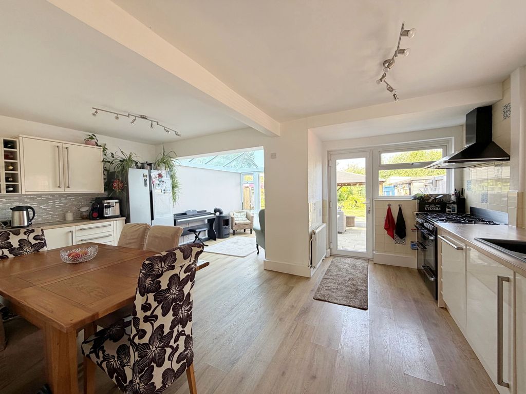 Property photo 2 of 17 Open Plan Kitchen