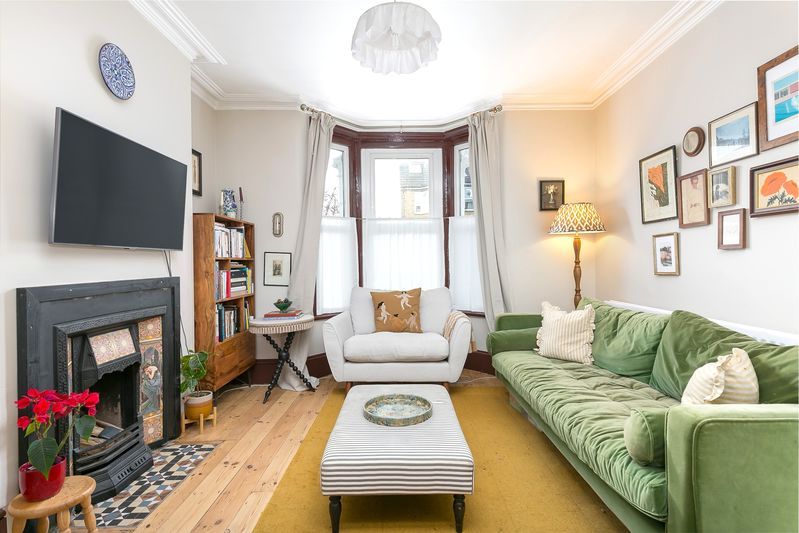 Property photo 3 of 18 Reception Area