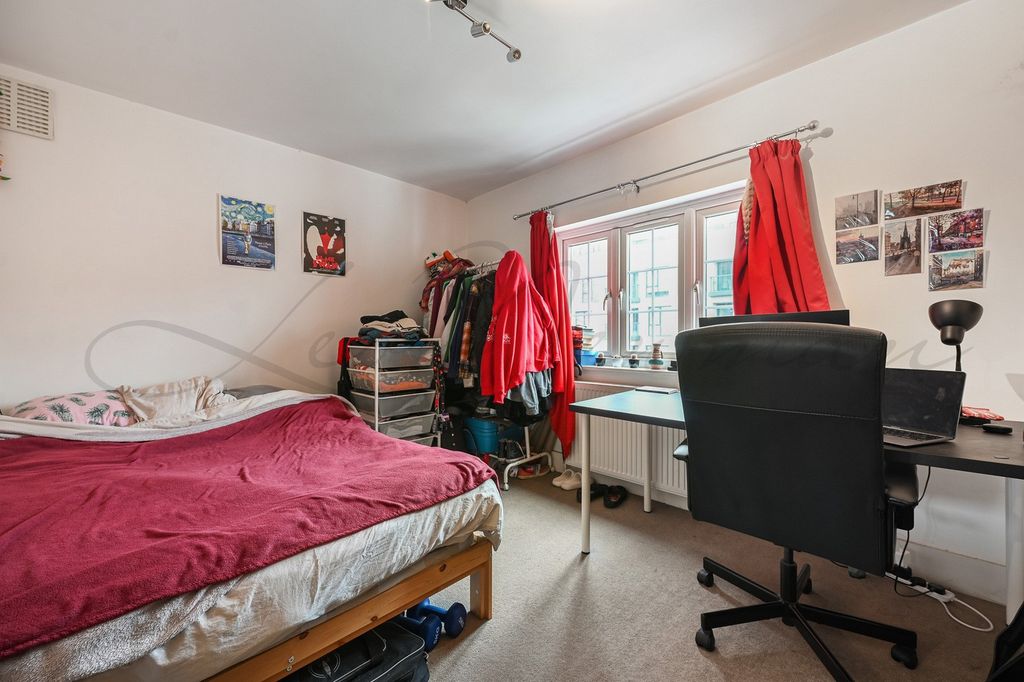 Property photo 3 of 14