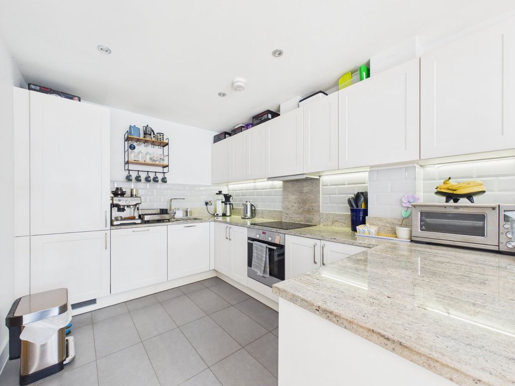 Property photo 3 of 20 Kitchen