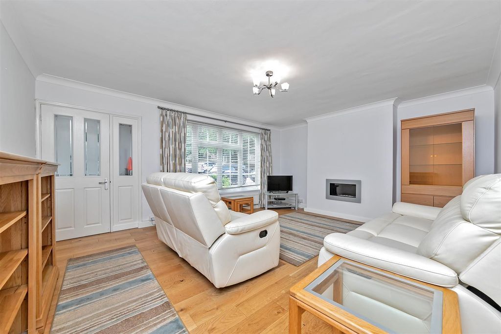 Property photo 2 of 27 43Westminstercourt-6.Jpg