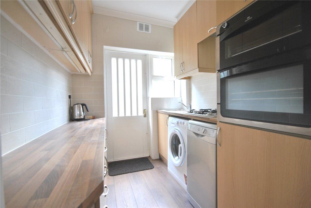 Property photo 2 of 11 Kitchen
