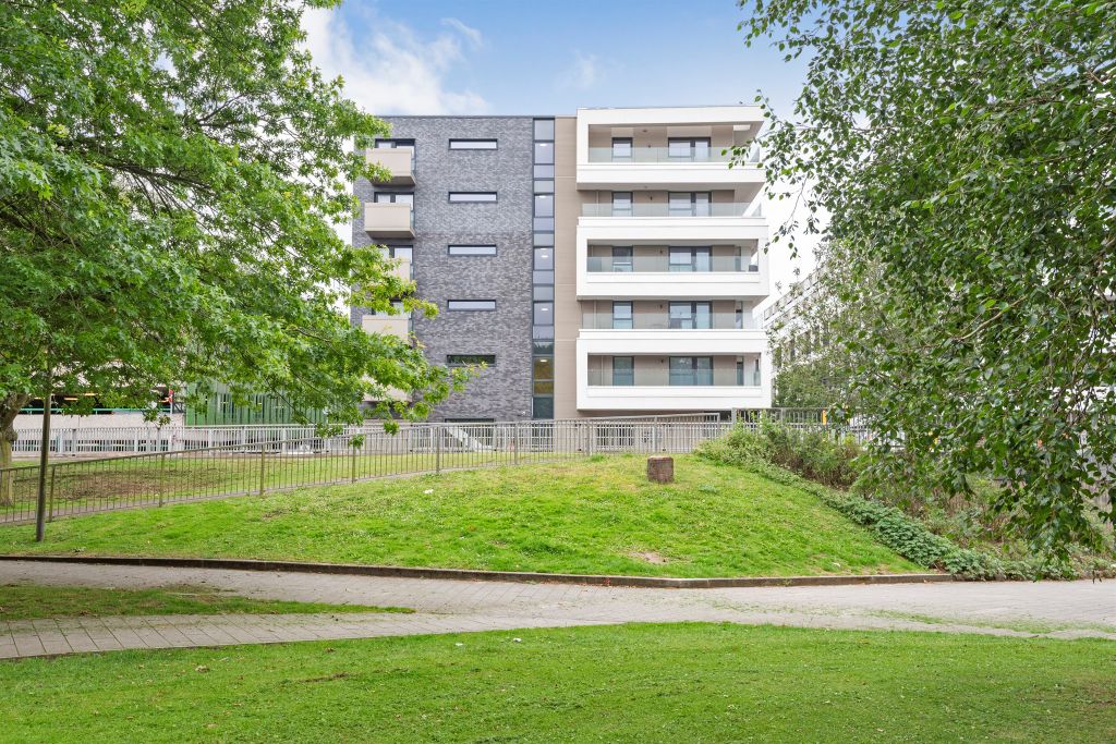 Property photo 3 of 17