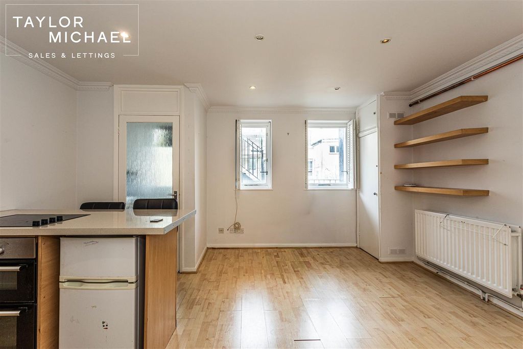 Property photo 2 of 17 Kitchen / Living Room