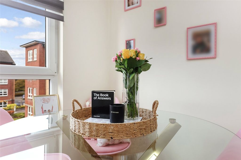 Property photo 3 of 10 3