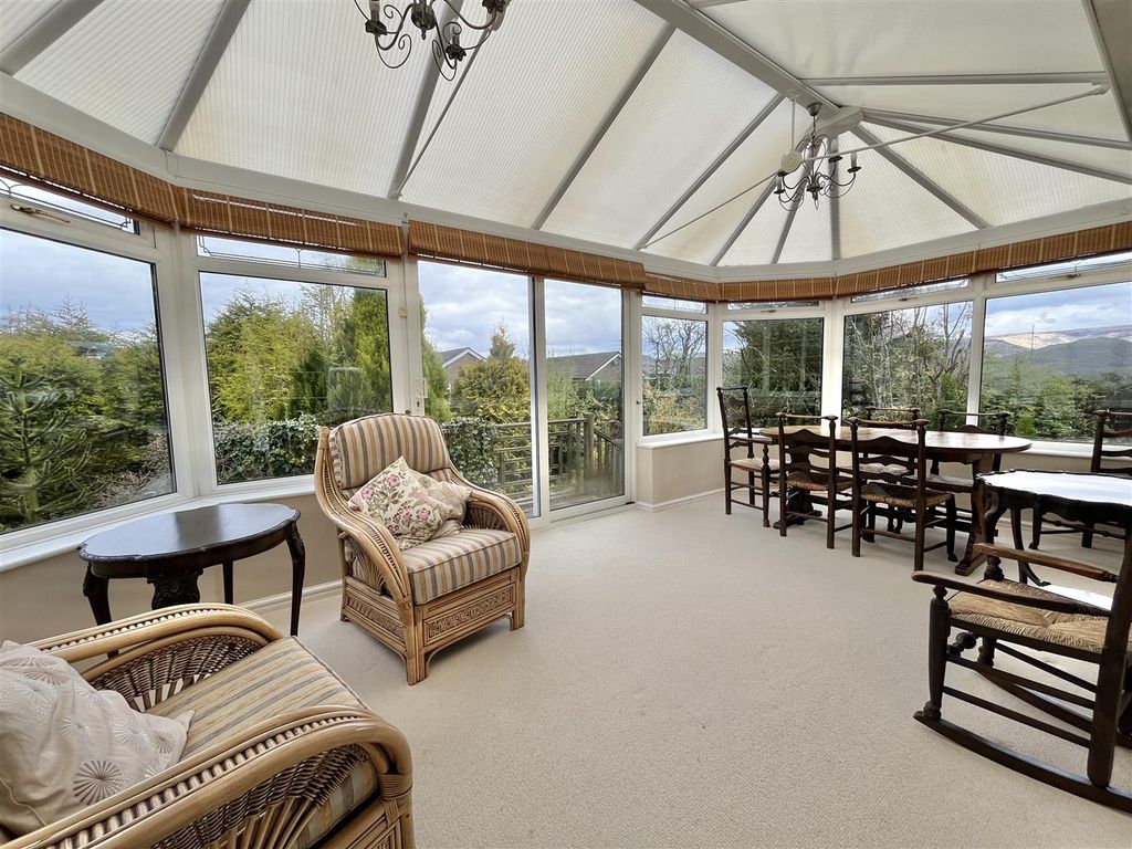 Property photo 3 of 16 Conservatory