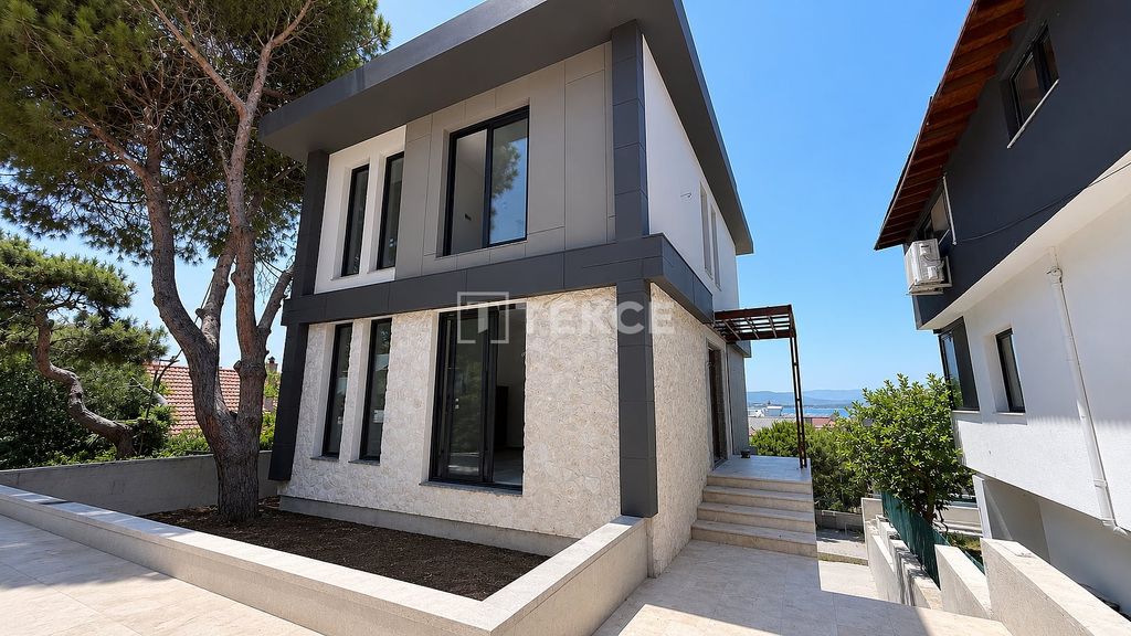 Property photo 2 of 33