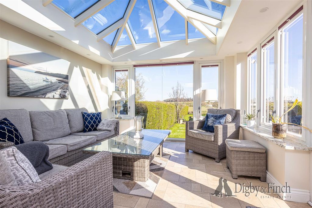 Property photo 3 of 26