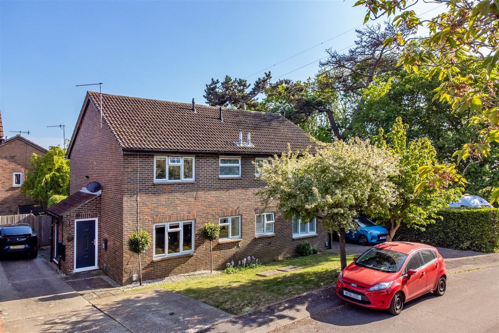 Property photo 1 of 10 Exterior