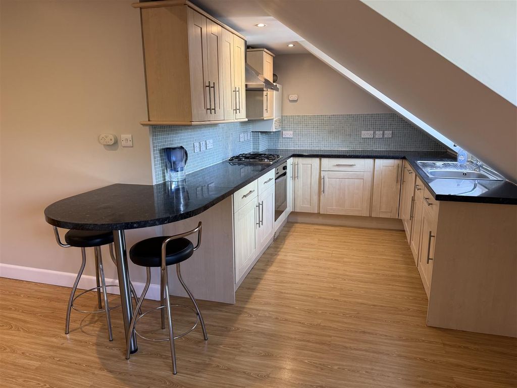 Property photo 2 of 8 Lounge Kitchen