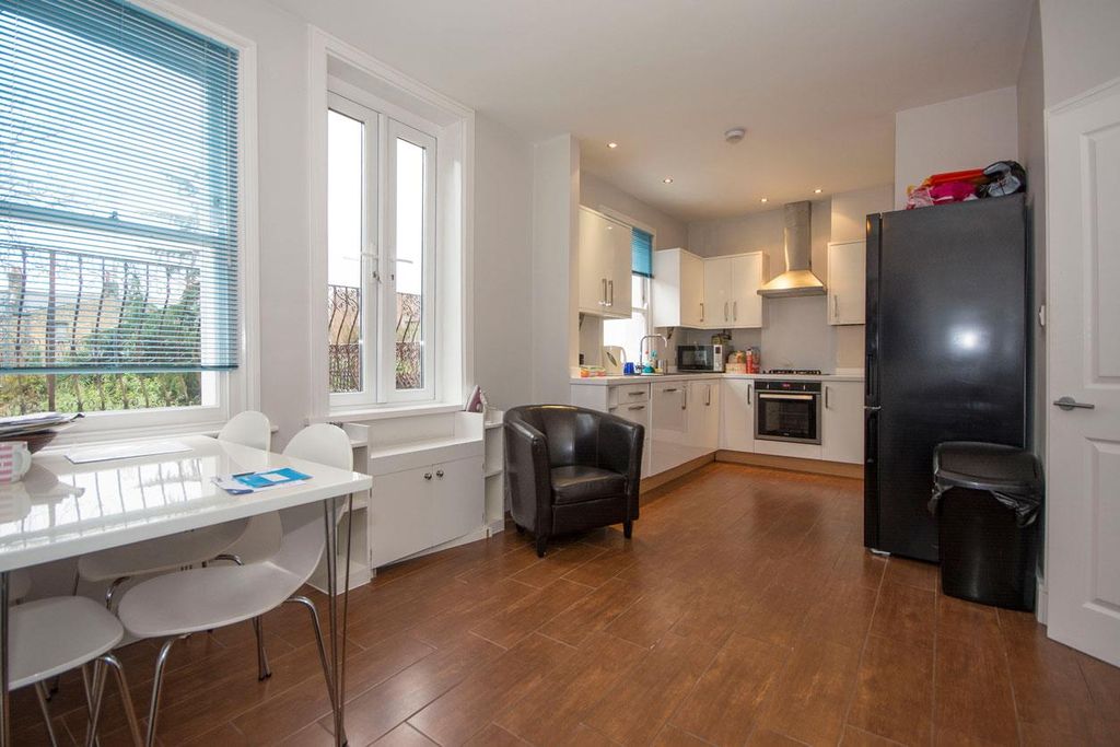 Property photo 2 of 12 Hurstbourne-Road-Marketing-(3).Jpg