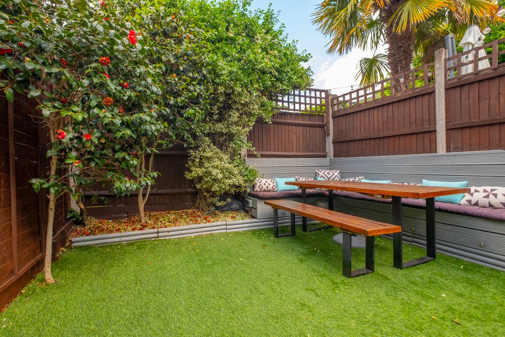 Property photo 3 of 12