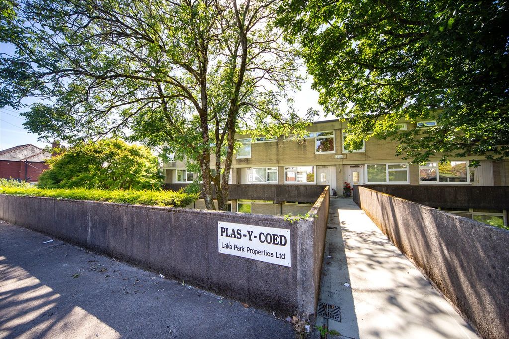 Property photo 2 of 14 Picture No. 18