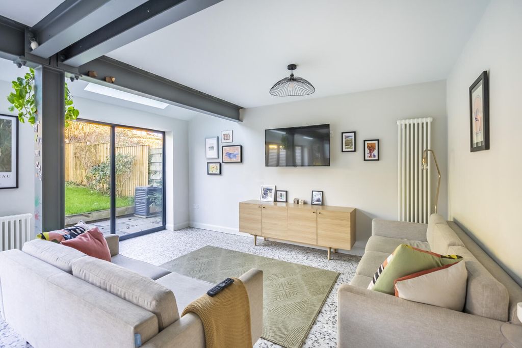 Property photo 3 of 26 Living Room