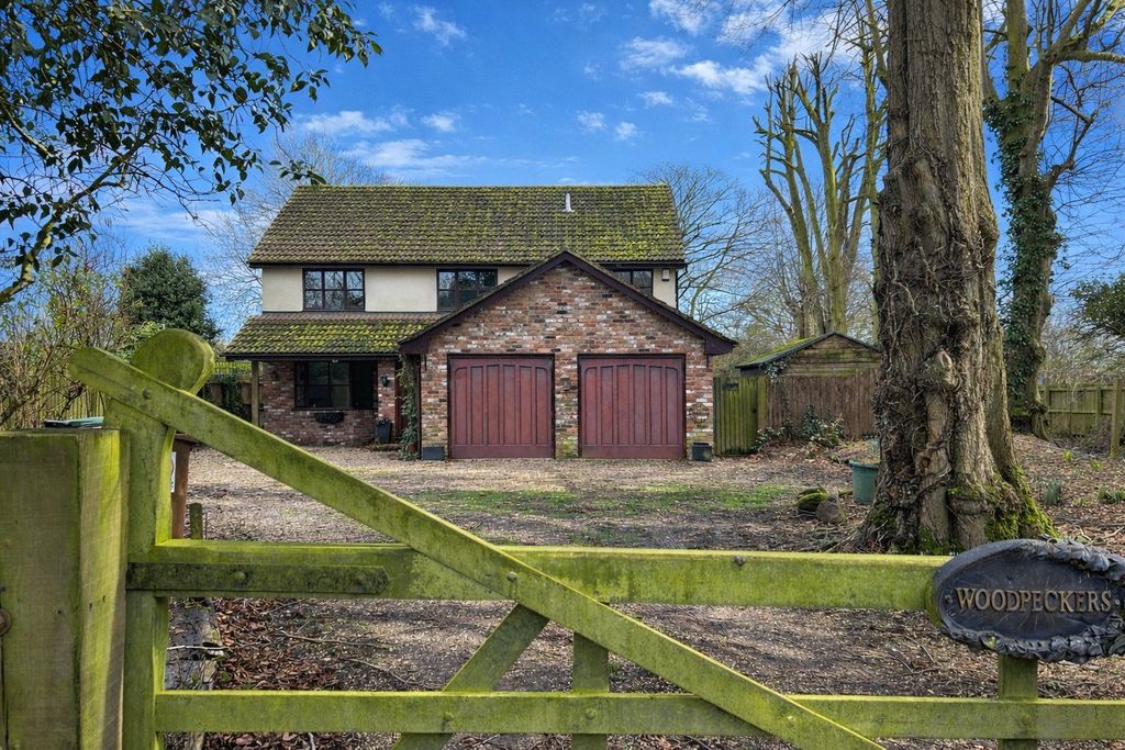 Property photo 1 of 21 Front