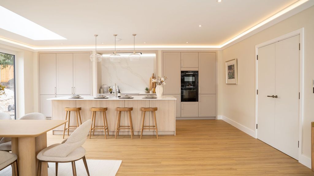 Property photo 1 of 23 Kitchen