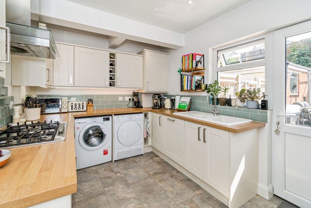 Property photo 2 of 17 Photo