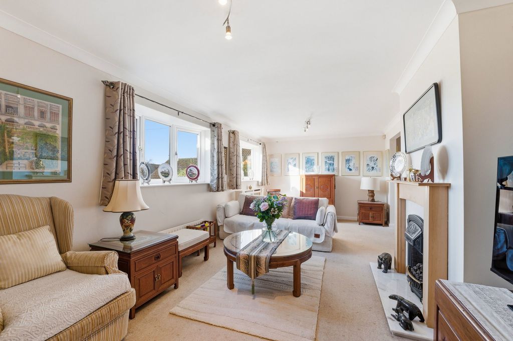 Property photo 3 of 25