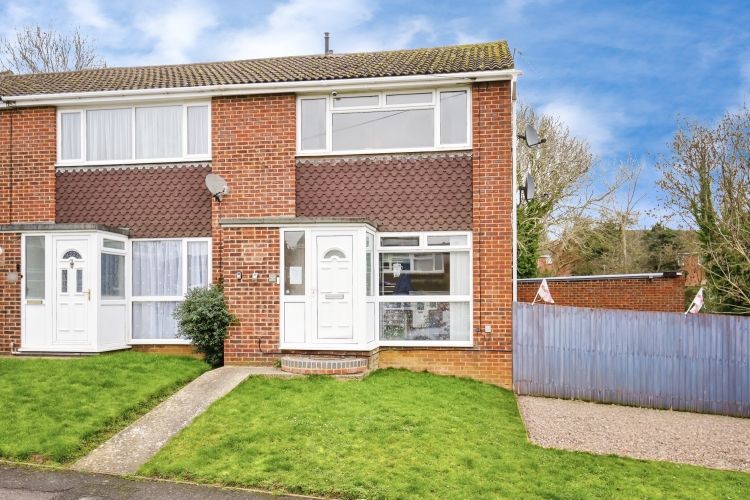 Property photo 1 of 8 30Daimleravenueox...