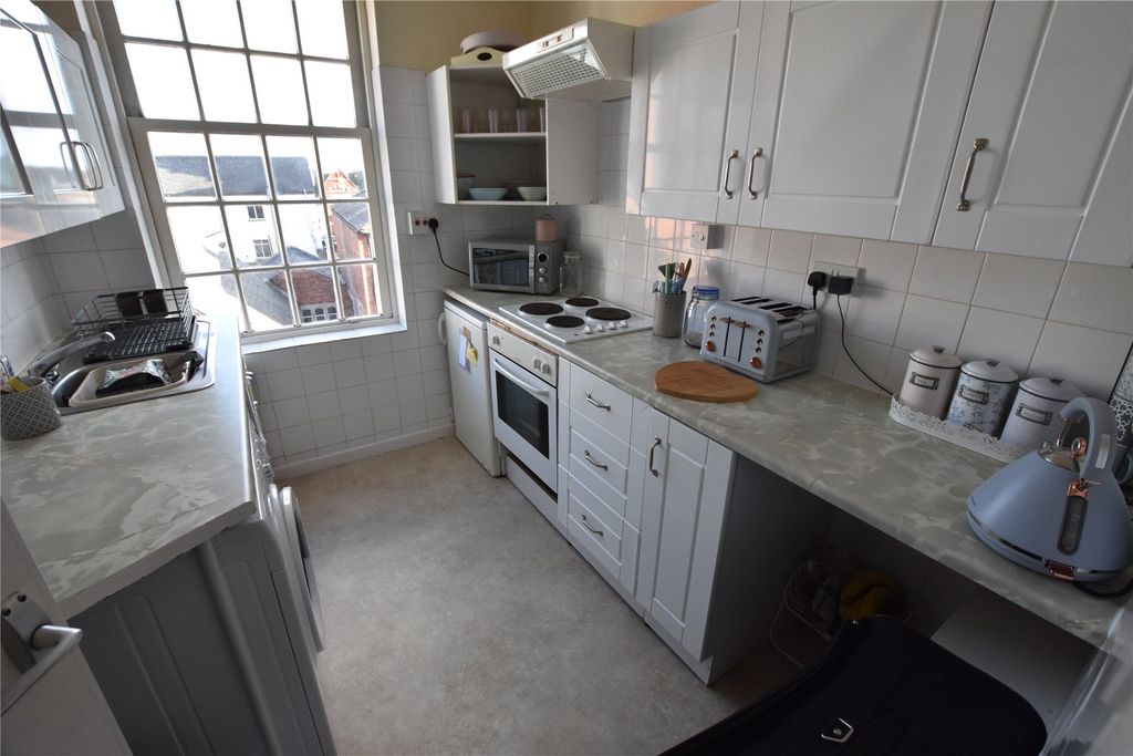 Property photo 3 of 5 Kitchen