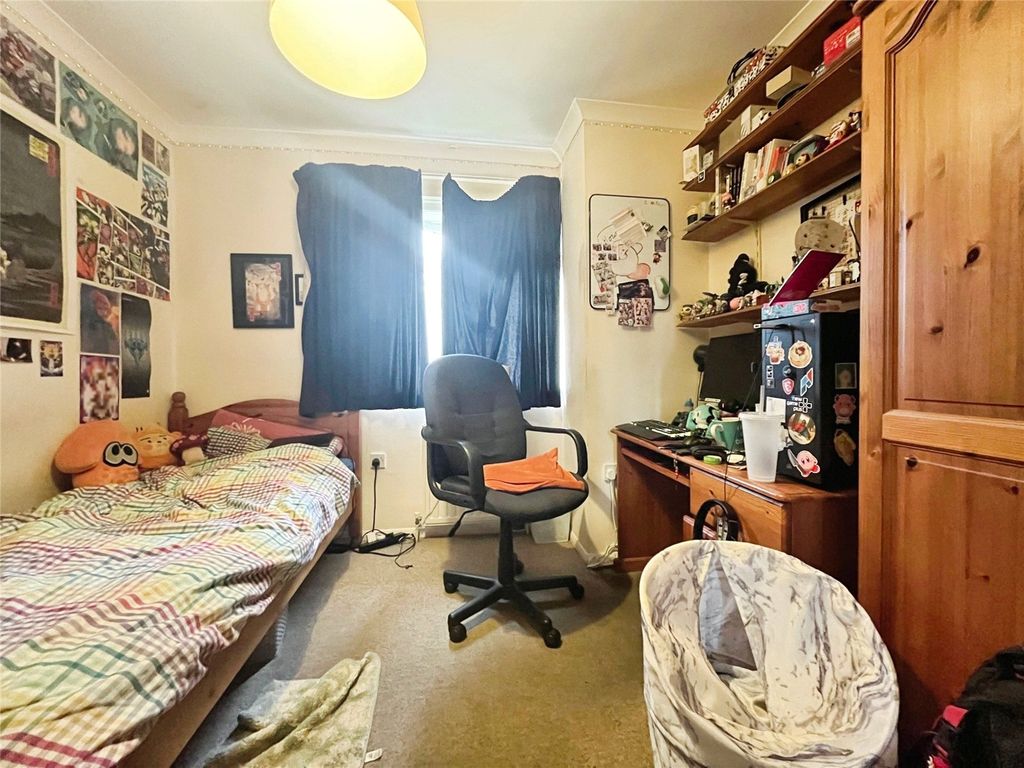 Property photo 2 of 6 Room