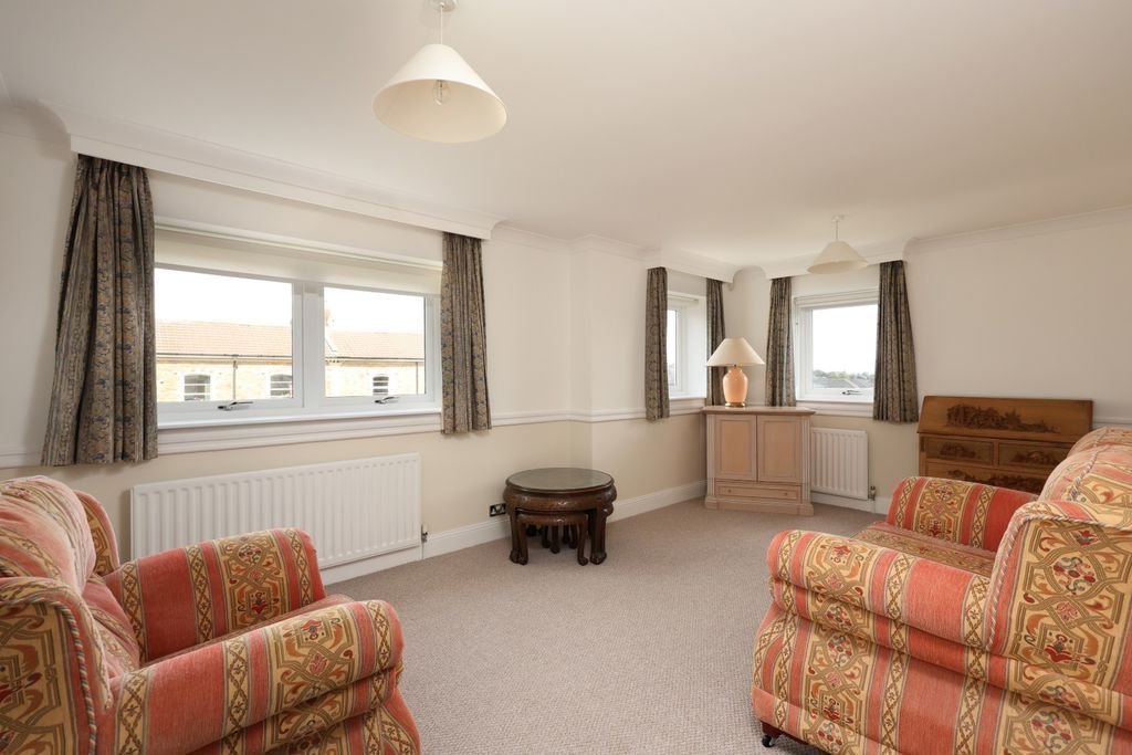 Property photo 3 of 17 Sitting Room