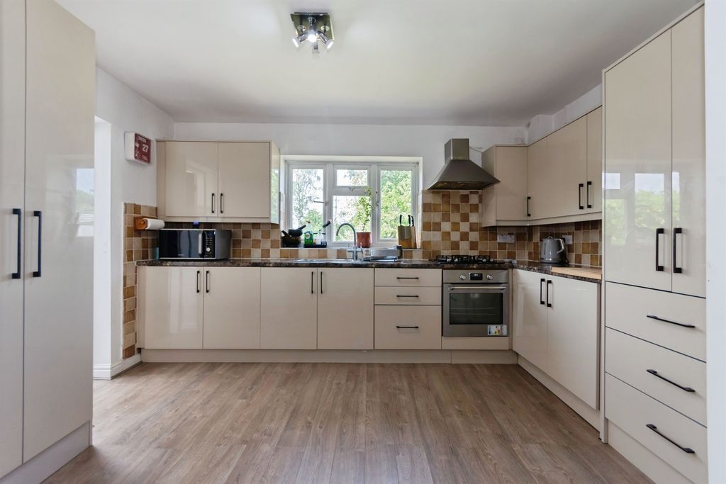 Property photo 1 of 25