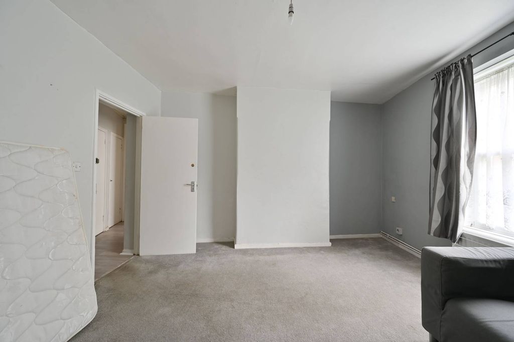 Property photo 1 of 21