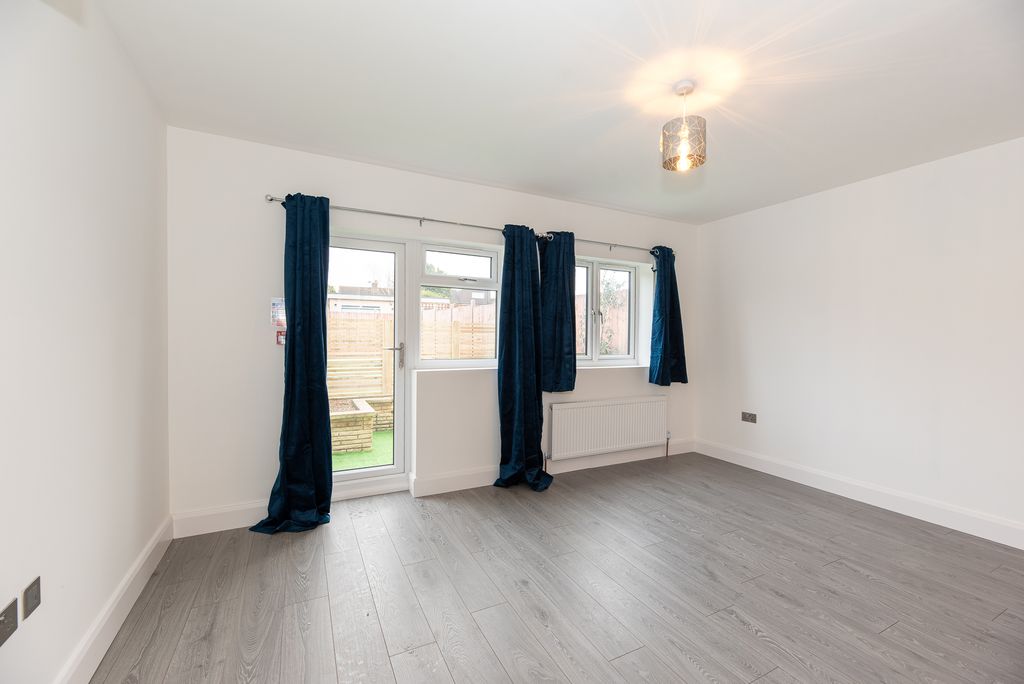 Property photo 3 of 8 Image