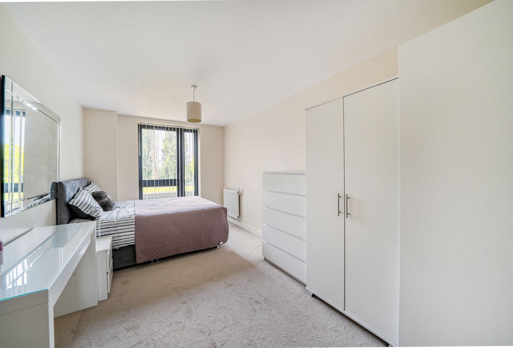 Property photo 3 of 12 1310199-12-684997...