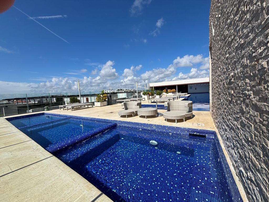 Property photo 2 of 34