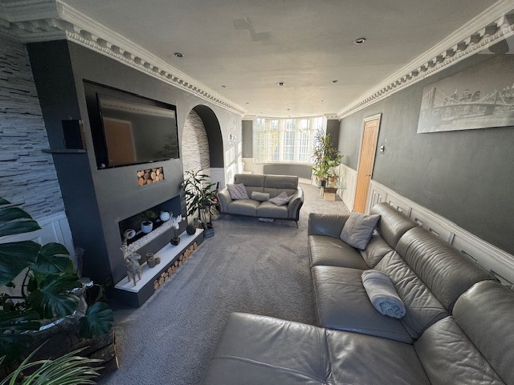 Property photo 3 of 21 62 Elmfield Road Lounge x 4.Jpeg