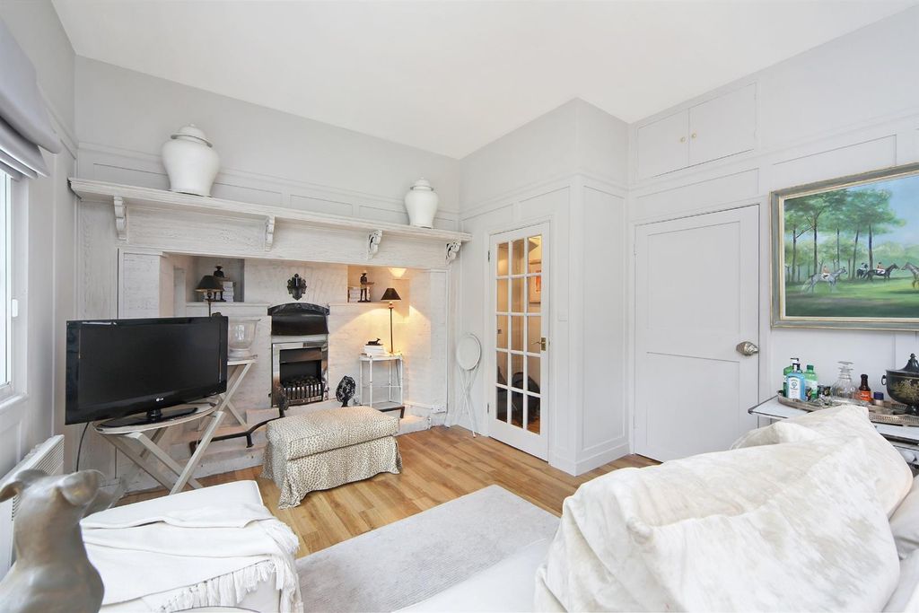 Property photo 3 of 6