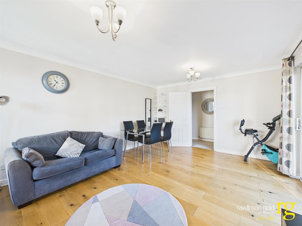 Property photo 3 of 9 Cam02900G0-Pr0300-Still016.Jpg